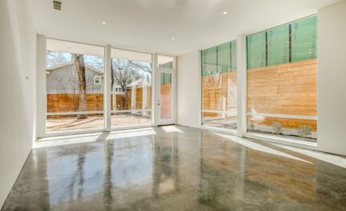 5801 Bryan Pkwy, Dallas TX  75206-8111 exterior