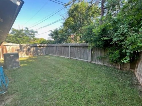 7705 Croftwood Dr, Austin TX 78749-3202 exterior