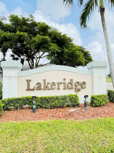 6155 Bay Is Dr, Boynton Beach FL exterior