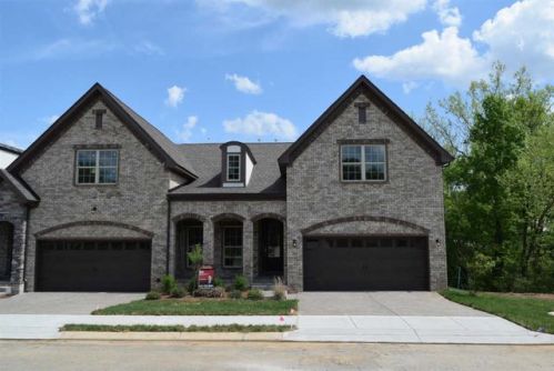 156 Village Cir, Lebanon, TN 37087-1432