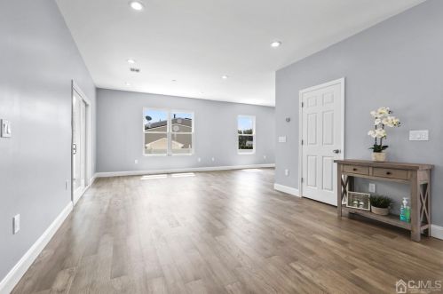 28 Twain Ave, Old Bridge NJ  08857-2110 exterior