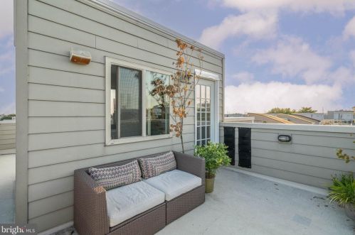 2040 Annin St, Philadelphia PA 19146-3006 exterior