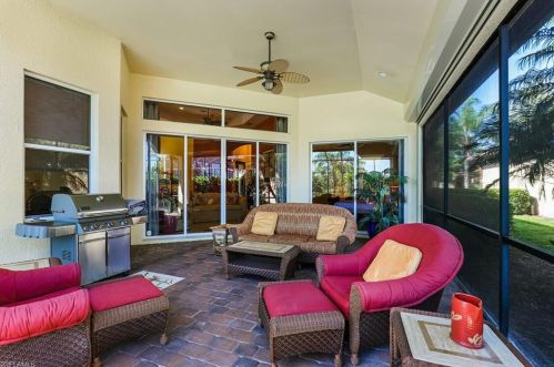 6468 Caldecott Dr, Naples FL 34113-3195 exterior