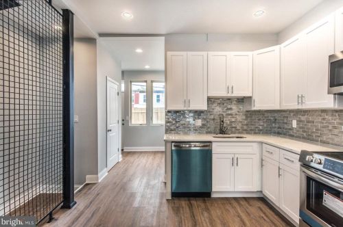 2037 Lawrence St, Philadelphia PA 19120-1828 exterior