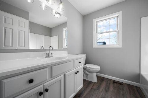 3 Amy Way, Concord NH 03303-1045 exterior