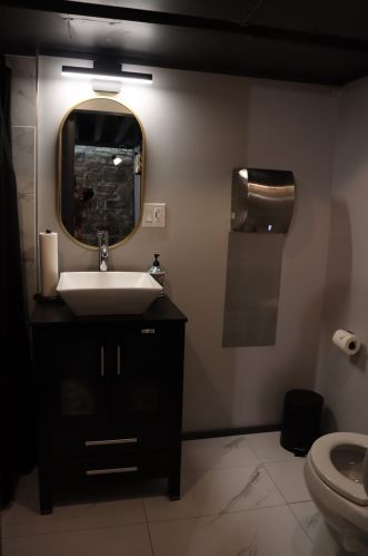 559 37th St, Chicago IL 60609-1063 exterior