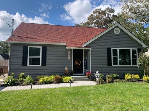 1516 Walnut Ave, Bohemia NY  11716-2107 exterior