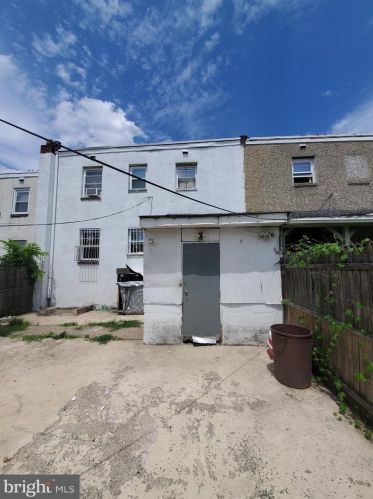 253 Grand Ave, Camden NJ 08105-2151 exterior