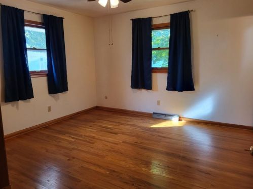 820 14 St, Mishawaka IN 46544-5527 exterior