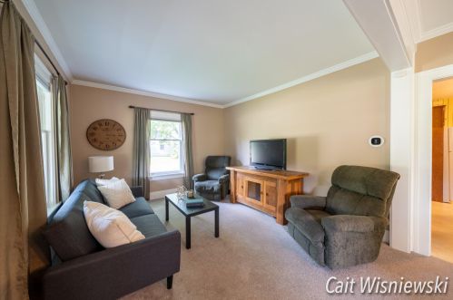 1032 Parkhurst Ave, Grand Rapids MI 49504-3989 exterior