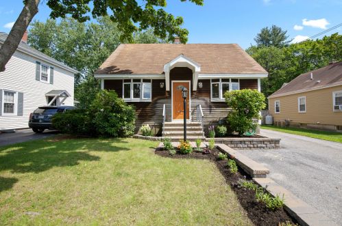 76 Bancroft St, Portland, ME 04102-2029