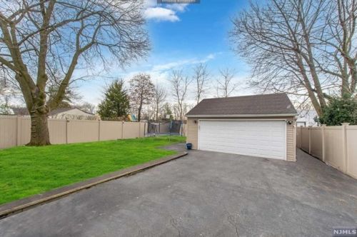 772 Morton St, East Rutherford NJ 07073-1609 exterior