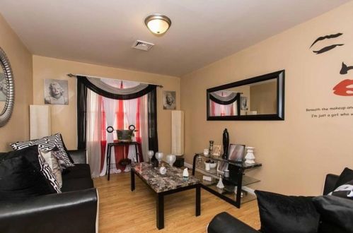 89 Dixon St, Providence, RI 02907-3638