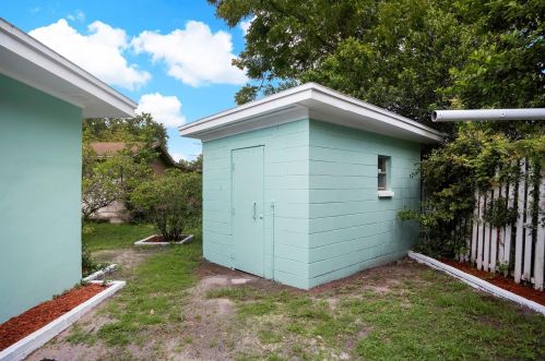 2012 Chelsea St, Tampa FL  33610-6124 exterior