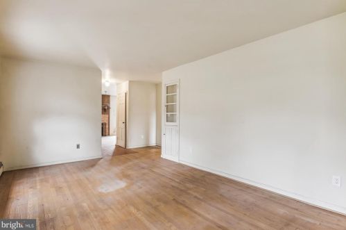 211 Ednor Rd, Silver Spring MD 20905-5134 exterior