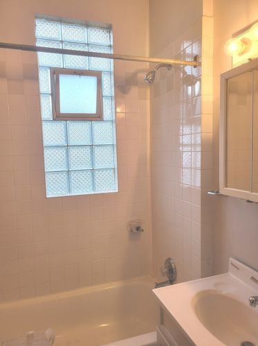 5711 Bishop St, Chicago IL 60636-1710 exterior