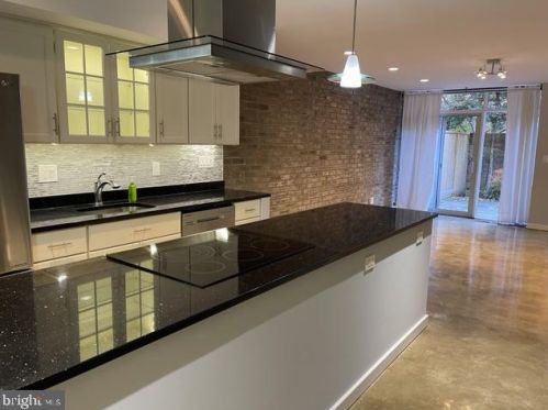 457 N St, Washington DC  20024-3701 exterior