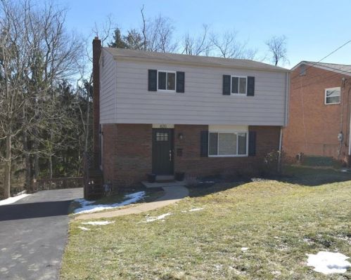 820 Bethany Dr, Pittsburgh PA 15215-1207 exterior