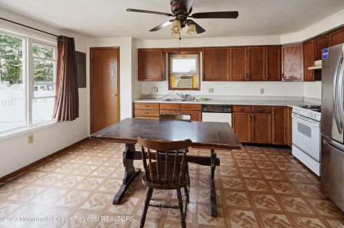 405 15 Ave, Belmar NJ 07719-2525 exterior