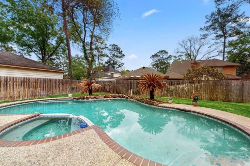 2810 Frst Gdn Dr, Humble TX 77345-1407 exterior