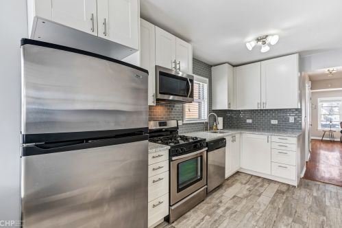 7337 Palatine Ave, Chicago IL 60631-1950 exterior