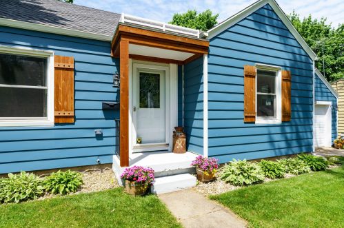 829 Parchmount Ave, Kalamazoo, MI 49004-1738