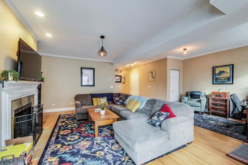 2710 Fairfield Ave, Chicago IL  60647-1863 exterior