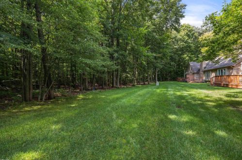 52064 Southview Rdg, Macomb Township MI 48042-1120 exterior