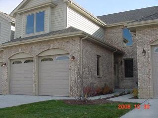 172 Mayo Ct, Elmhurst IL  60126-5158 exterior