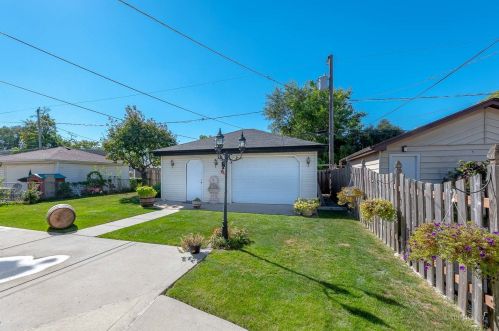 4826 Long Ave, Chicago IL 60641-3220 exterior