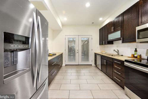 1421 3 St, Washington DC 20001-1960 exterior