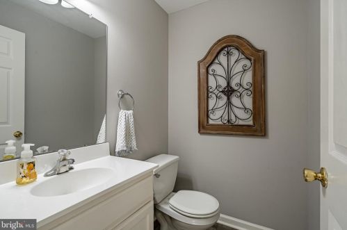 36 Linda Ln, Chester PA 19014-1870 exterior