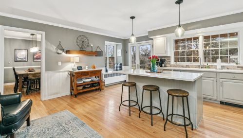 330 Hilkert Ct, Bull Valley IL 60014-5848 exterior