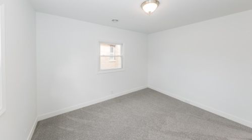 4886 Mohawk Ave, Milwaukee WI  53217-5426 exterior