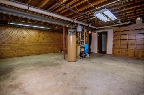 16 Attawaugan Xing Rd, Killingly CT 06241-1602 exterior