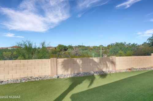 9401 Albatross Dr, Tucson AZ 85742-5126 exterior