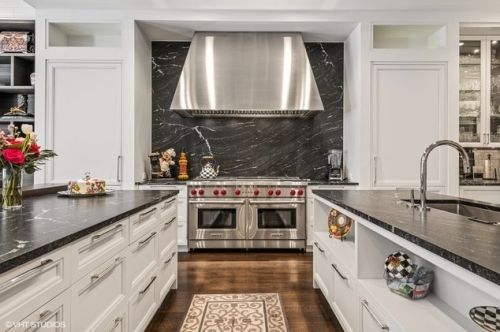 2129 Kenmore Ave, Chicago IL  60614-4111 exterior