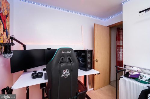 518 Schiller Ave, Trenton NJ 08610-6029 exterior