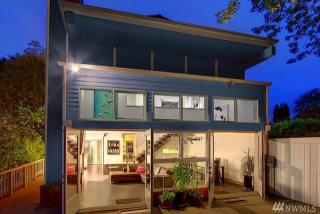 1701 30th Ave, Seattle WA  98122-3217 exterior