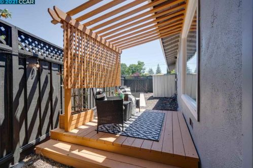 1669 Dorchester Pl, Concord CA 94519-1918 exterior