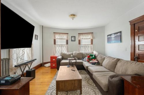 104 Lakewood St, Worcester MA  01603-2056 exterior