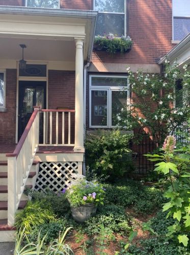 1902 Newport Ave, Chicago, IL 60657-1026