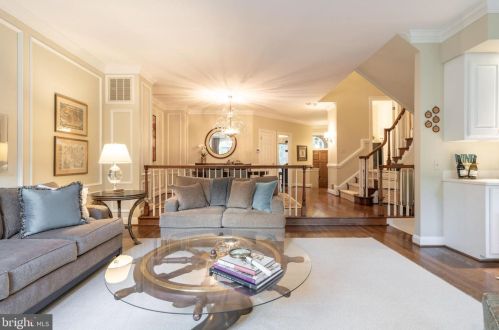 1532 Hampton Hill Cir, Mc Lean VA  22101-6020 exterior