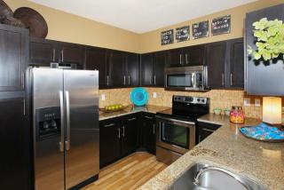 3323 Mccue Rd, Houston TX  77056-7134 exterior