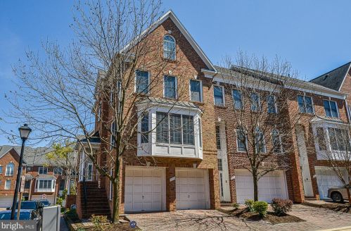 1309 Baker Crest Ct, Mc Lean VA  22101-3653 exterior