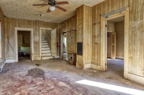 1305 Chestnut St, Denison TX  75020-3429 exterior