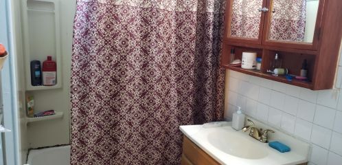 3903 81st St, Milwaukee, WI 53222-2931