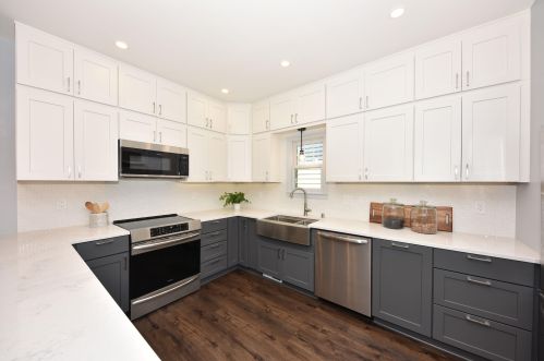 1908 Elmdale Ct, Milwaukee WI 53211-2342 exterior