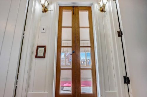 4237 Burrell St, Milwaukee WI  53207-5003 exterior