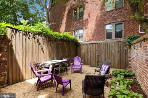 104 7th St, Washington DC  20003-1212 exterior